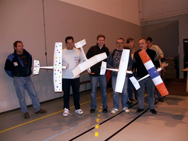  L'équipe victorieuse des Coucous aux 91 mn indoor de l'Essonne
