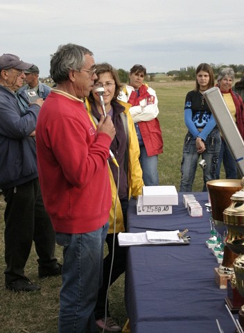  Aie ! Le Président est parti pour un discours.
